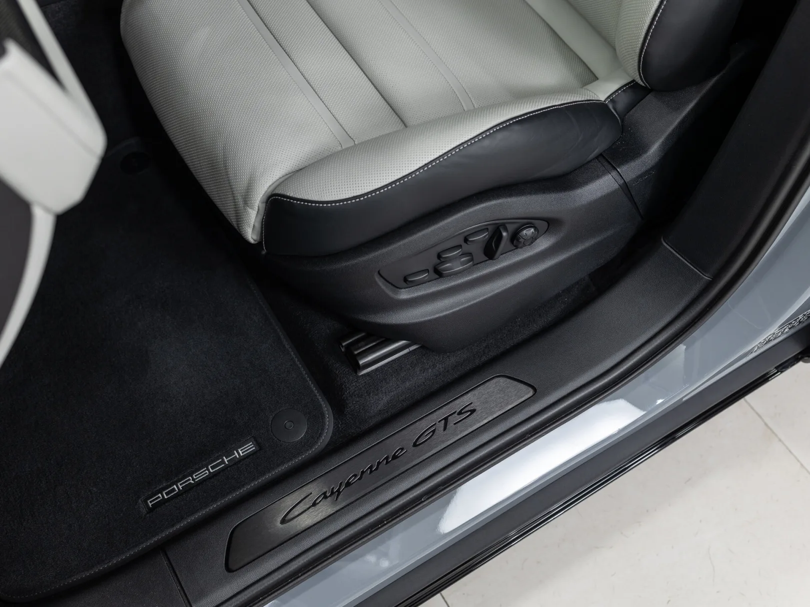 Porsche Cayenne GTS III Рестайлинг, 2025 — экстерьер, фото 12
