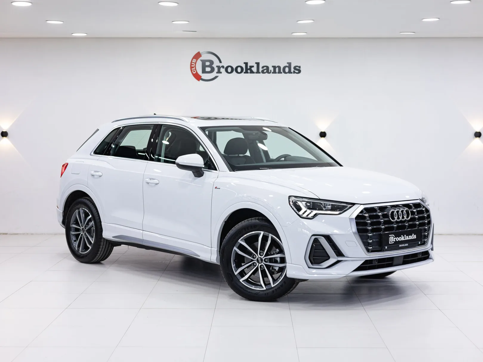 Audi Q3 35 TFSI Aggressive dynamic II (F3), 2023 — экстерьер, фото 3