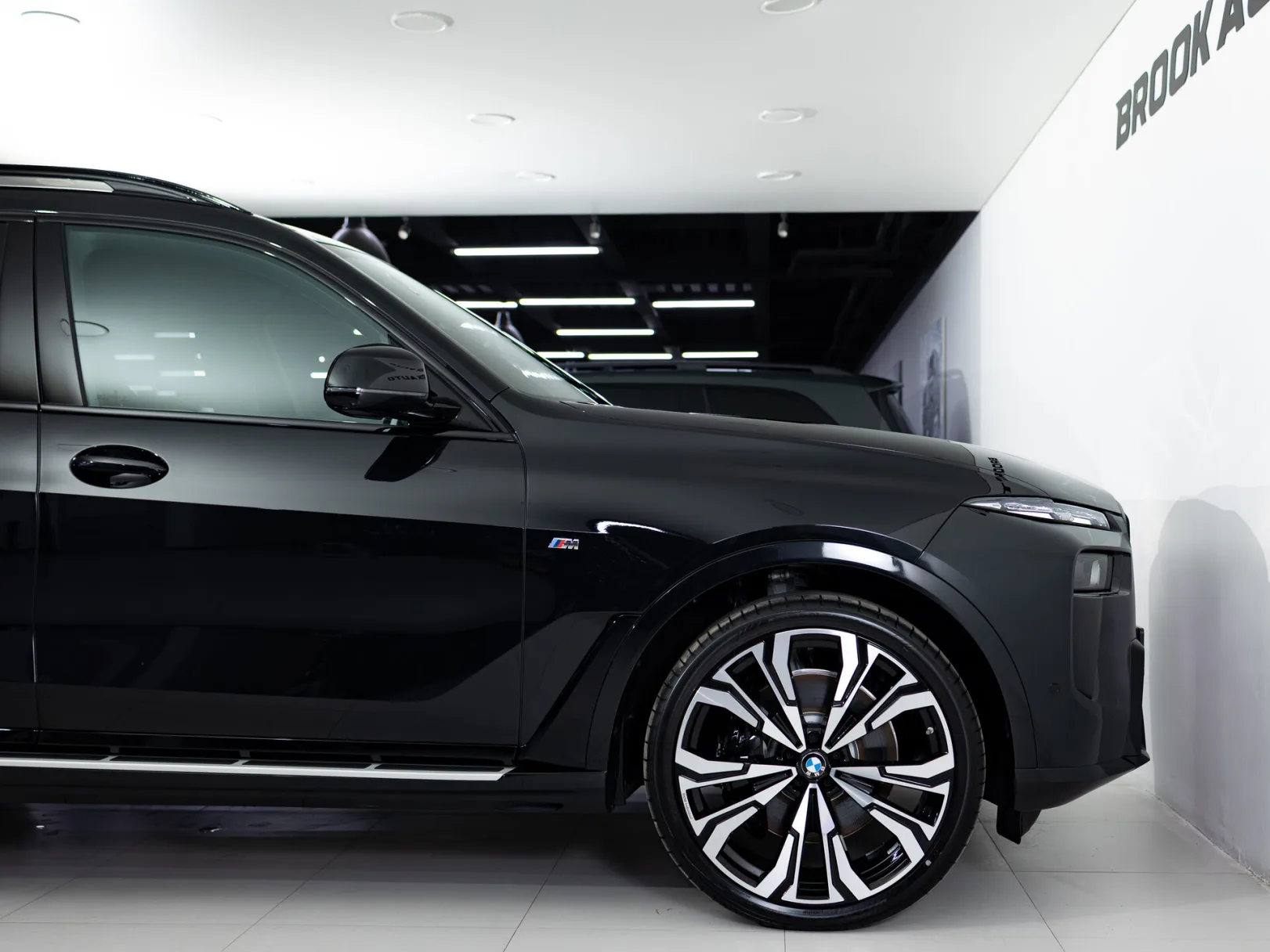 BMW X7 xDrive40d M Sport Pro I (G07) Рестайлинг, 2025 — экстерьер, фото 33