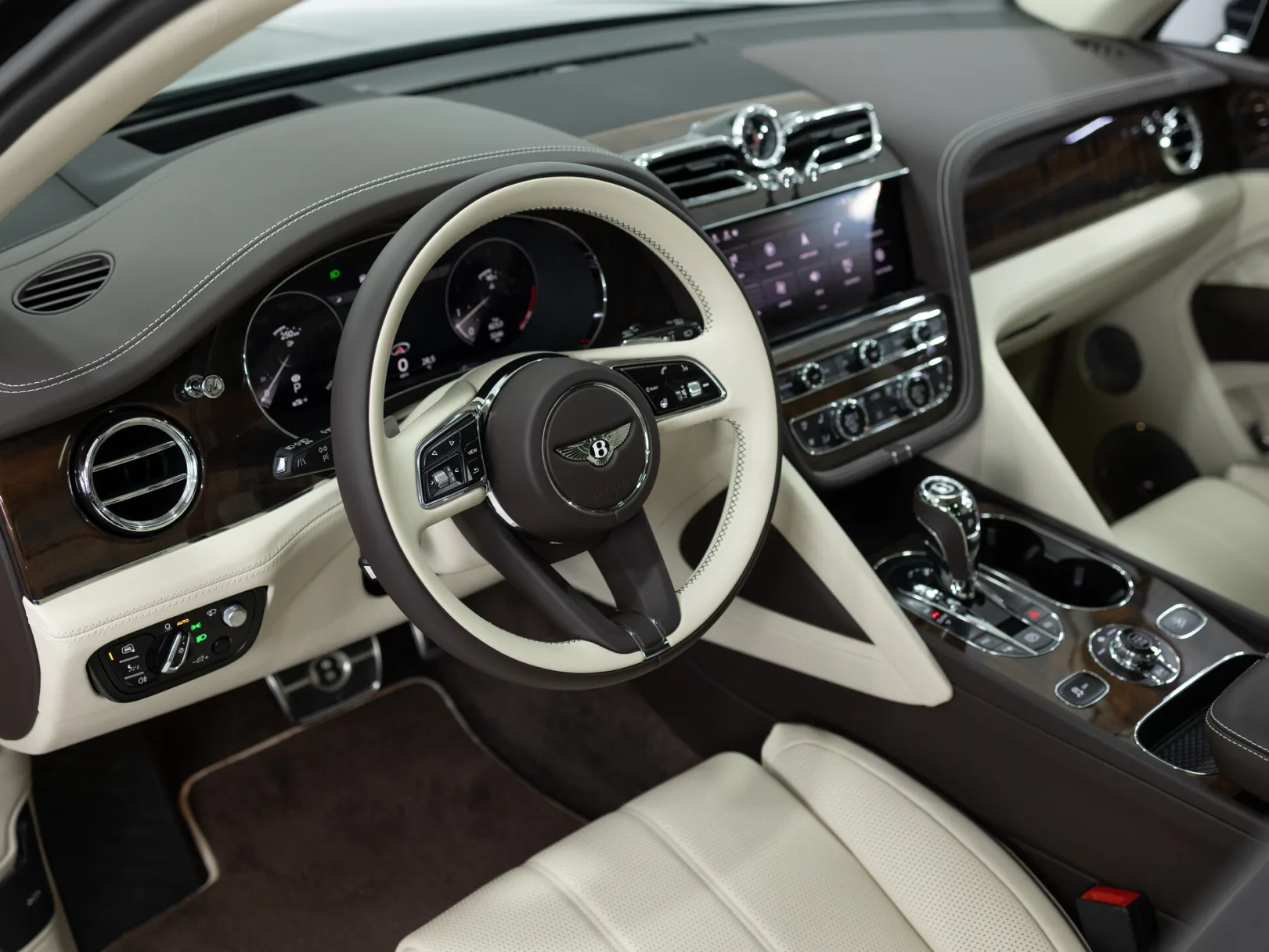 Bentley Bentayga Individual I Рестайлинг, 2022 — экстерьер, фото 9