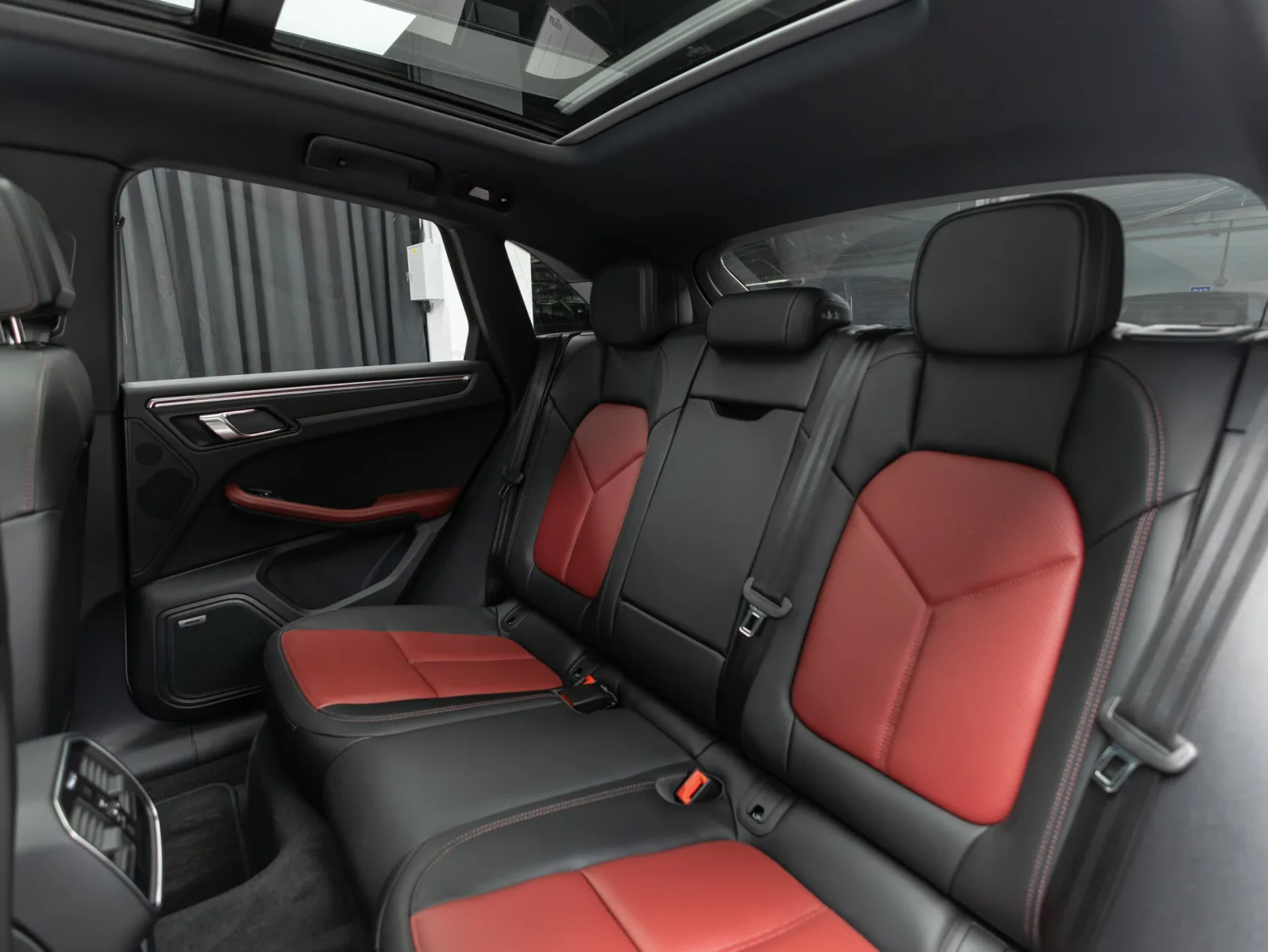 Porsche Macan Базовая I Рестайлинг 2, 2025 — экстерьер, фото 25