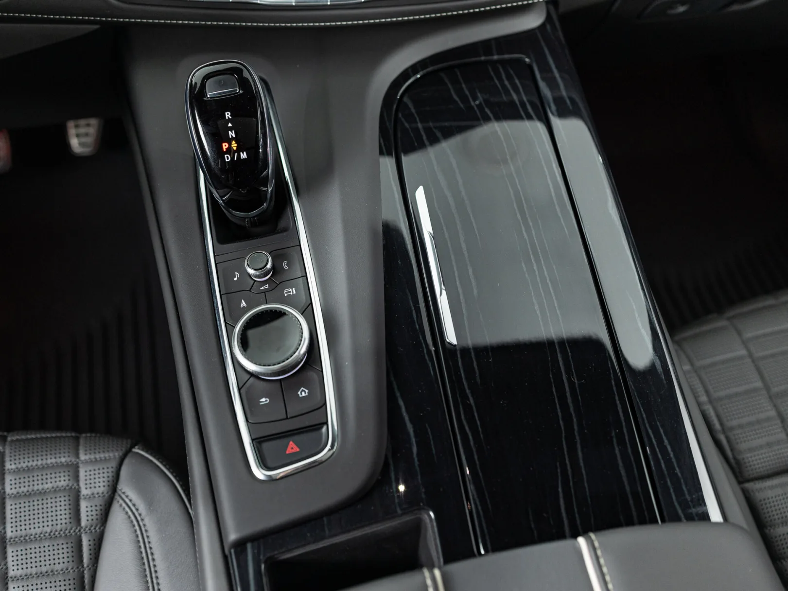 Cadillac Escalade-V V-series I, 2024 — экстерьер, фото 29