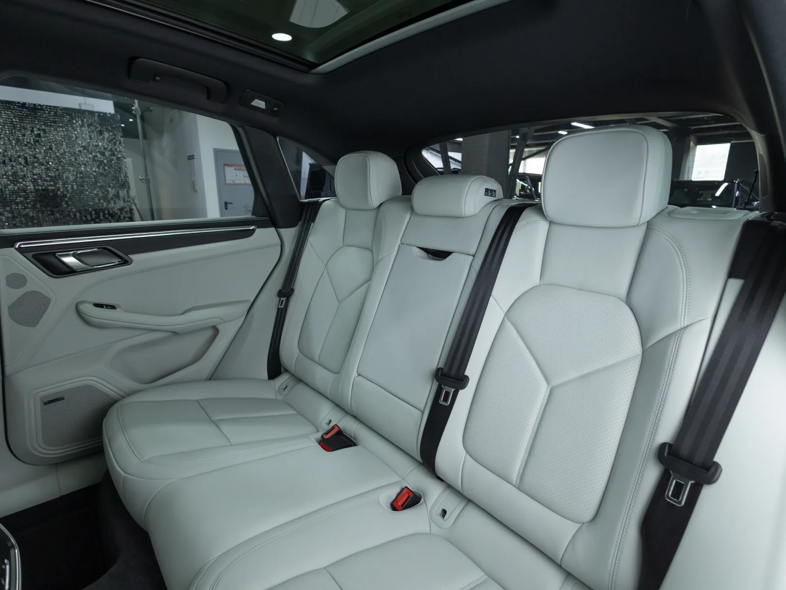 Porsche Macan T I Рестайлинг 2, 2025 — экстерьер, фото 27
