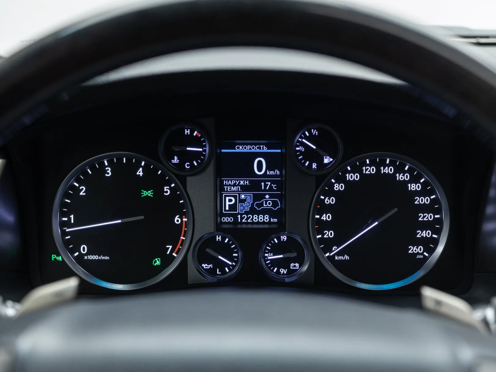 Lexus LX 25th Anniversary Edition 2 III Рестайлинг, 2015 — экстерьер, фото 16