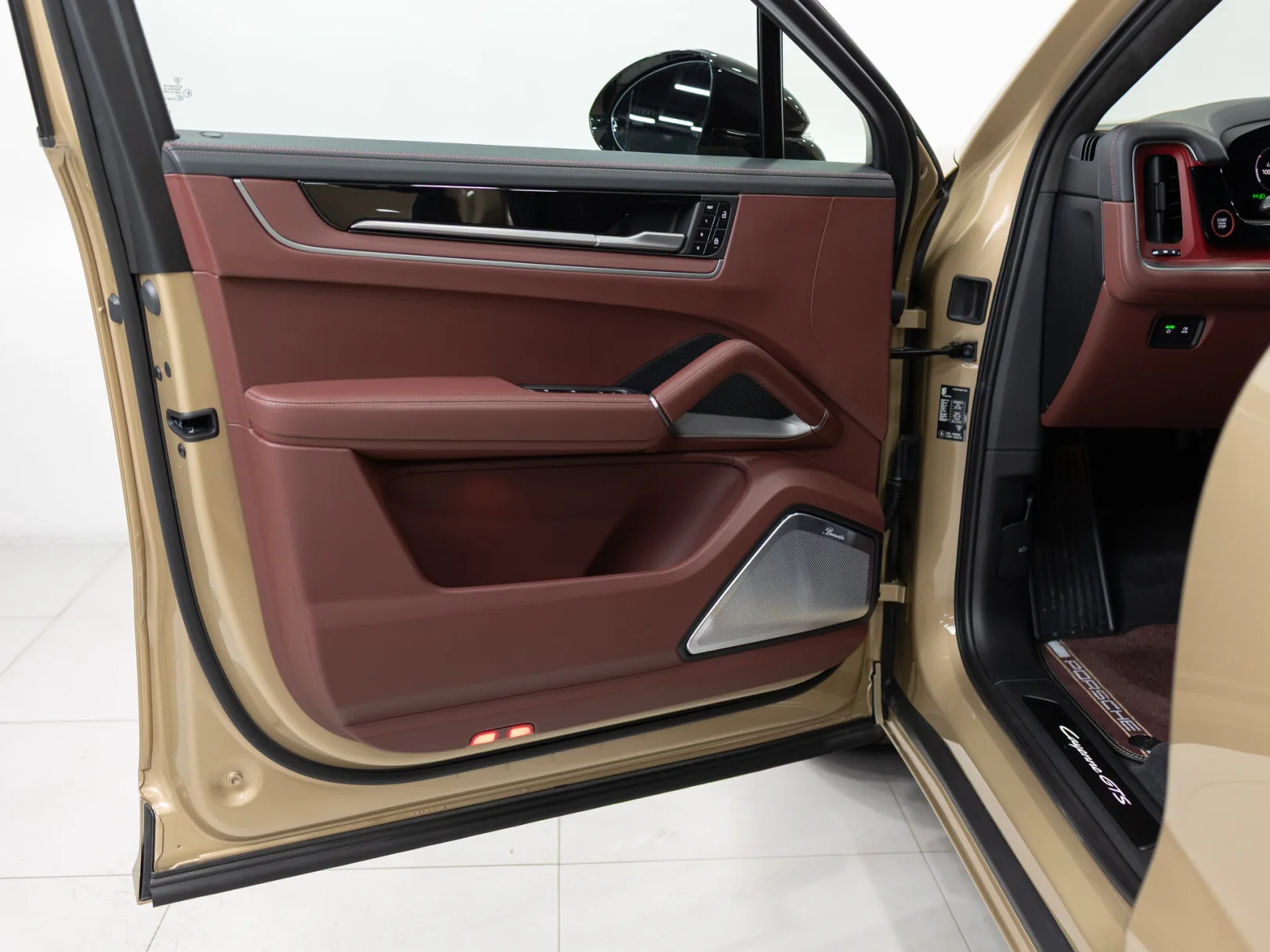 Porsche Cayenne GTS Coupé III Рестайлинг, 2025 — экстерьер, фото 8