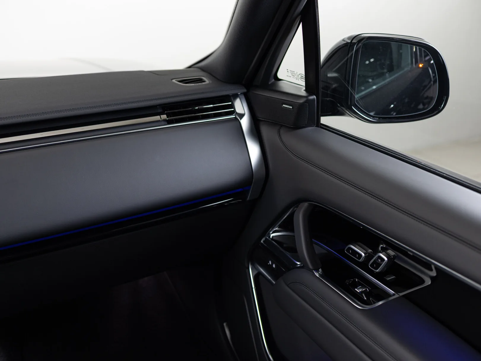 Land Rover Range Rover SE (USA) V, 2025 — экстерьер, фото 21