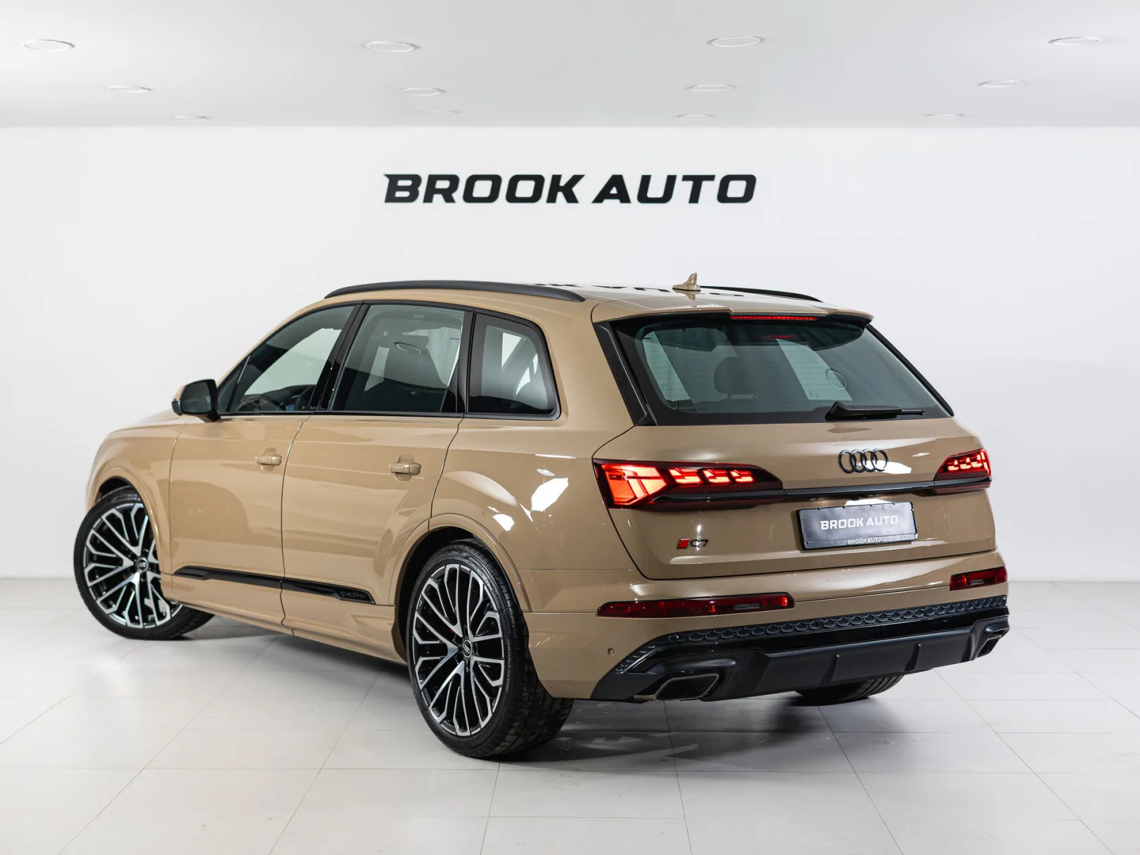 Audi Q7 55 TFSI quattro tiptronic II (4M) Рестайлинг 2, 2024 — экстерьер, фото 4