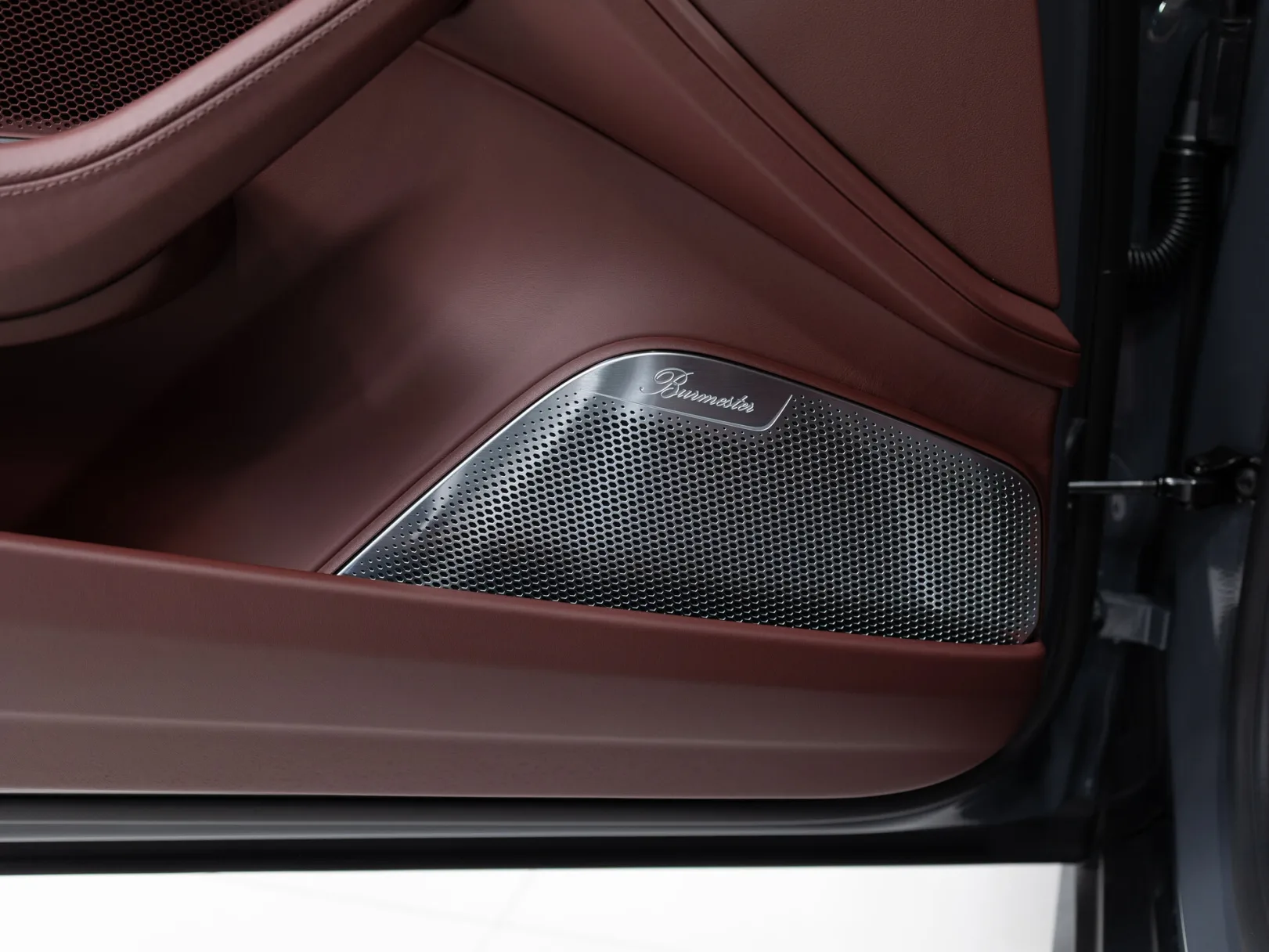 Porsche Panamera Turbo E-Hybrid III, 2025 — экстерьер, фото 9