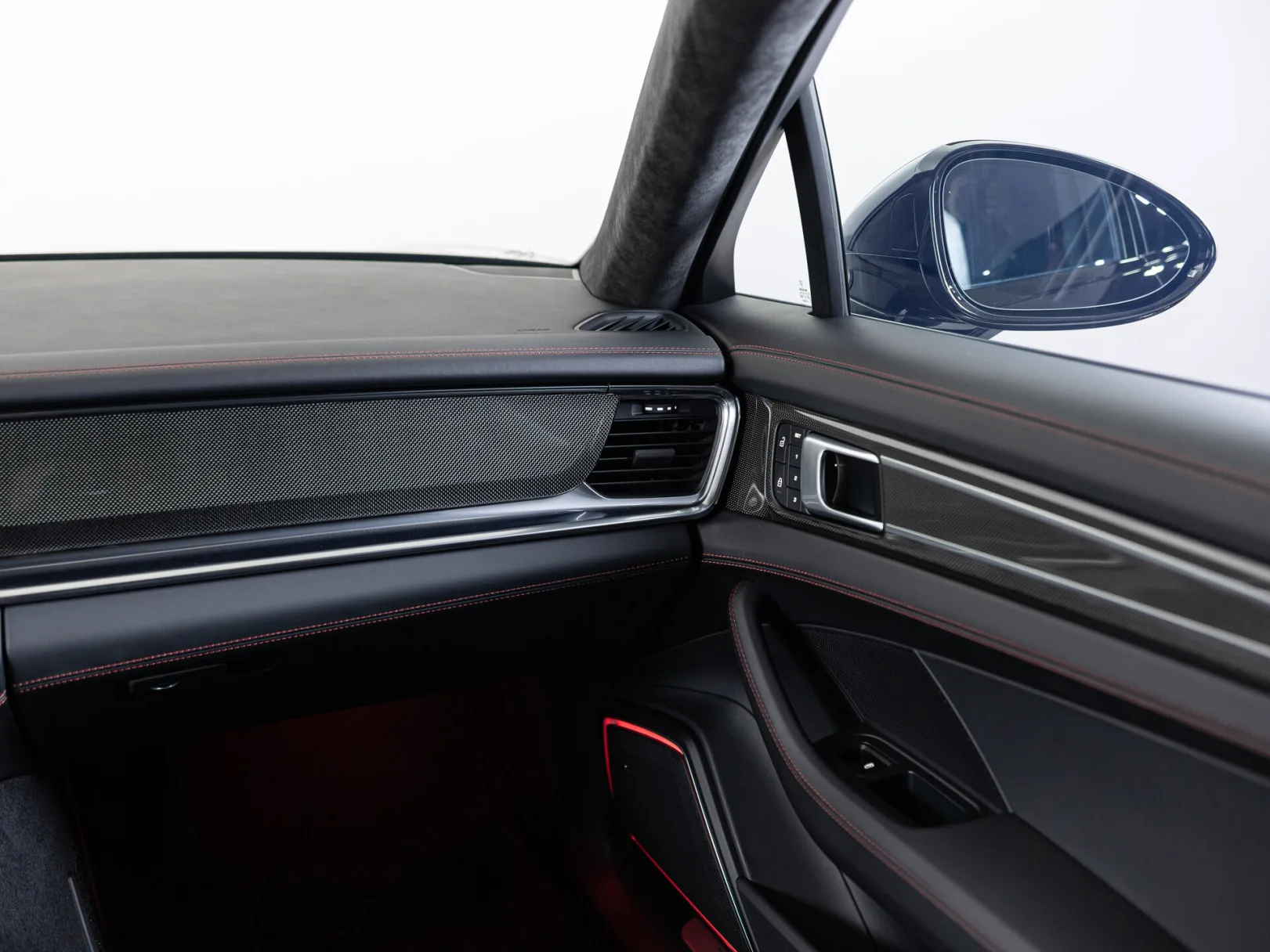 Porsche Panamera GTS II Рестайлинг, 2022 — экстерьер, фото 21
