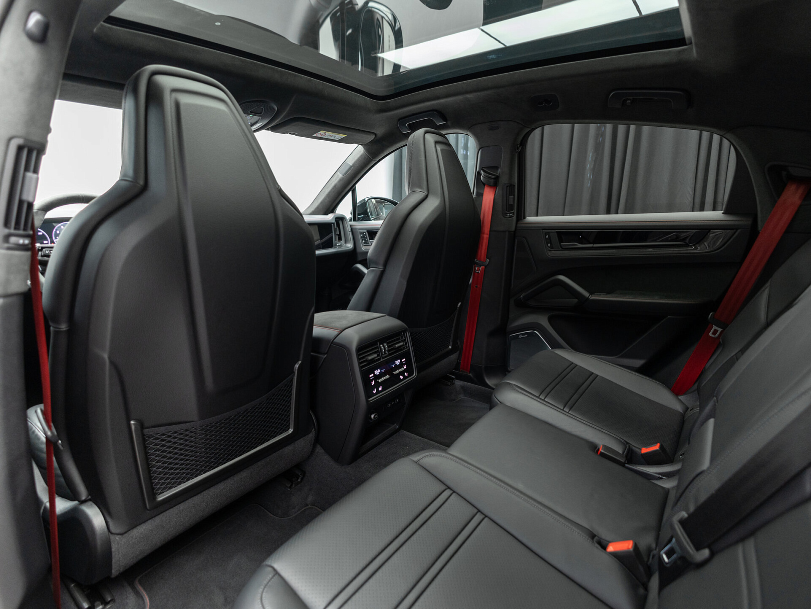 Porsche Cayenne GTS Coupé III Рестайлинг, 2026 — экстерьер, фото 29