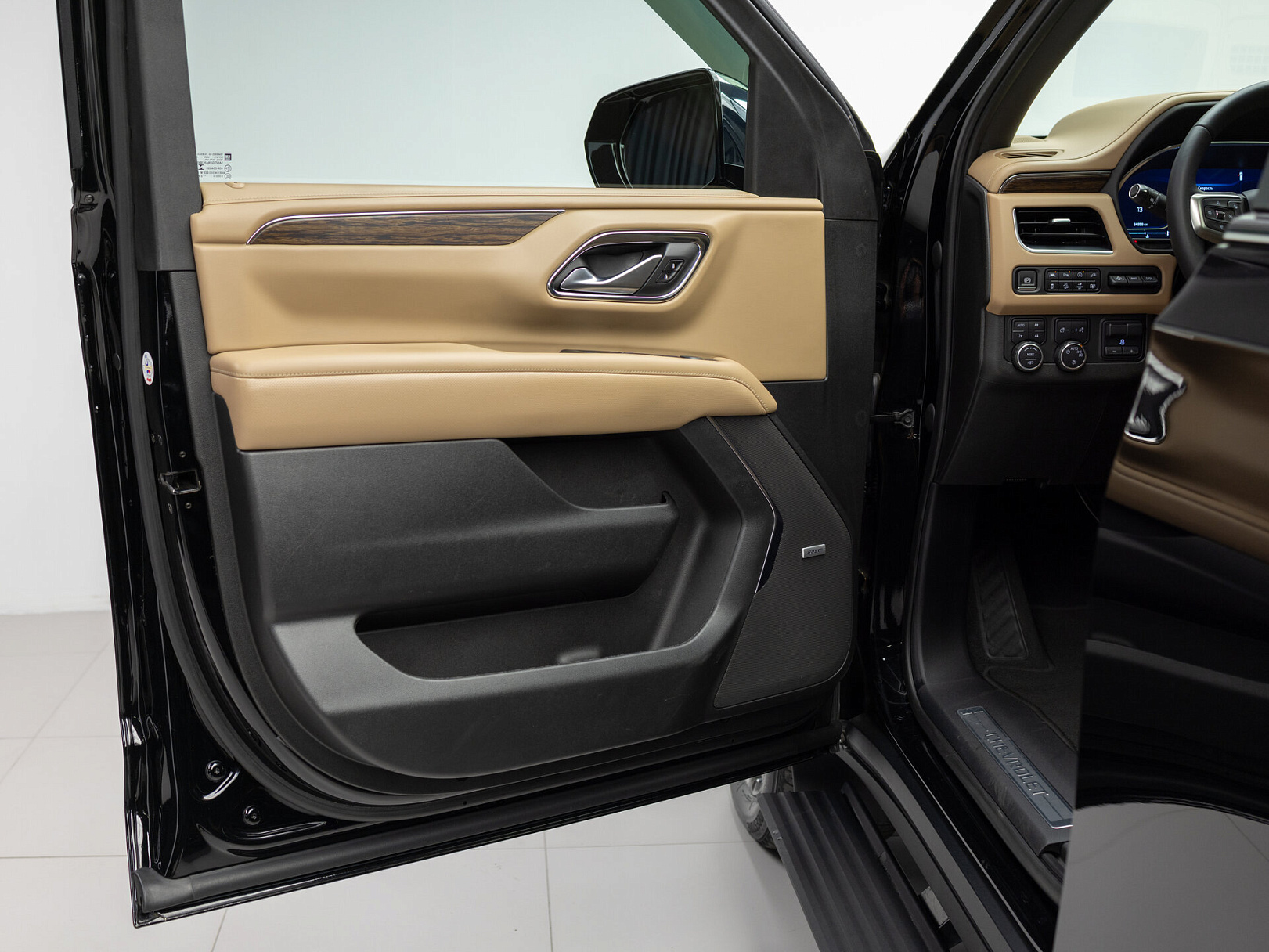 Chevrolet Tahoe Premier V, 2022 — экстерьер, фото 8