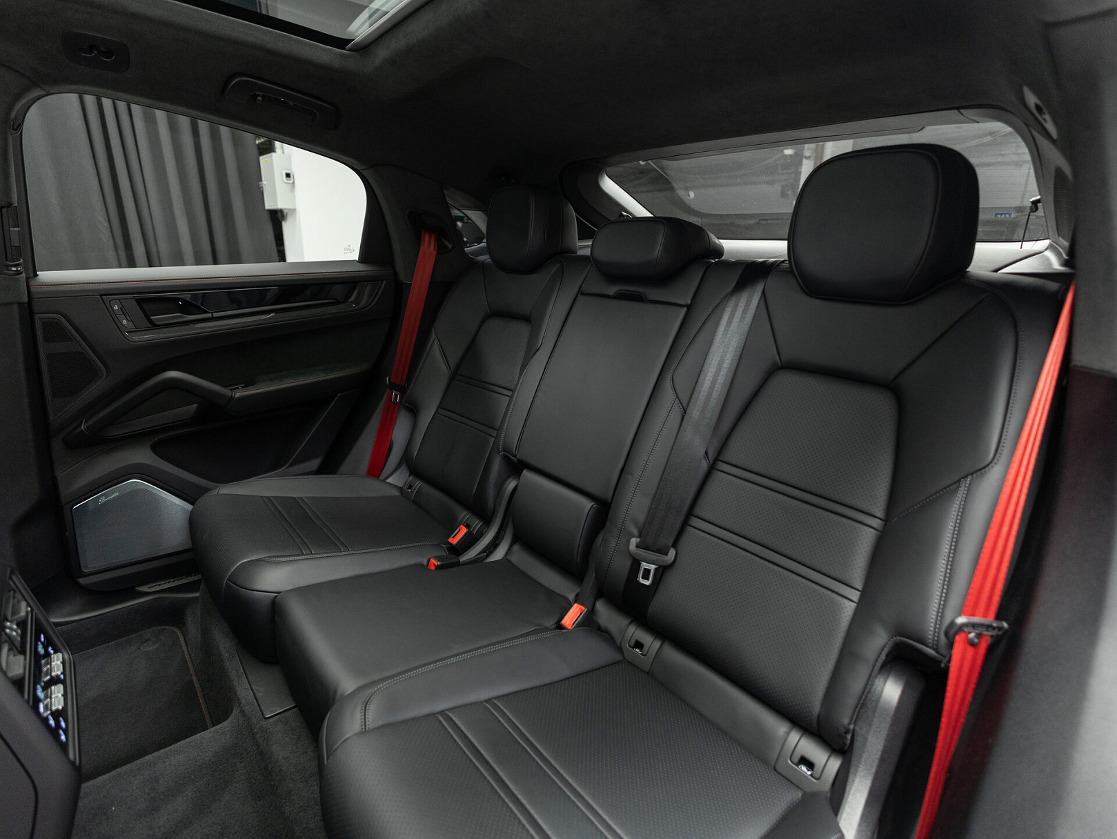 Porsche Cayenne GTS Coupé III Рестайлинг, 2026 — экстерьер, фото 31