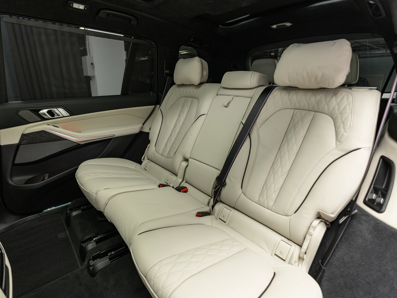 BMW X7 xDrive40d M Sport Pro I (G07) Рестайлинг, 2025 — экстерьер, фото 31