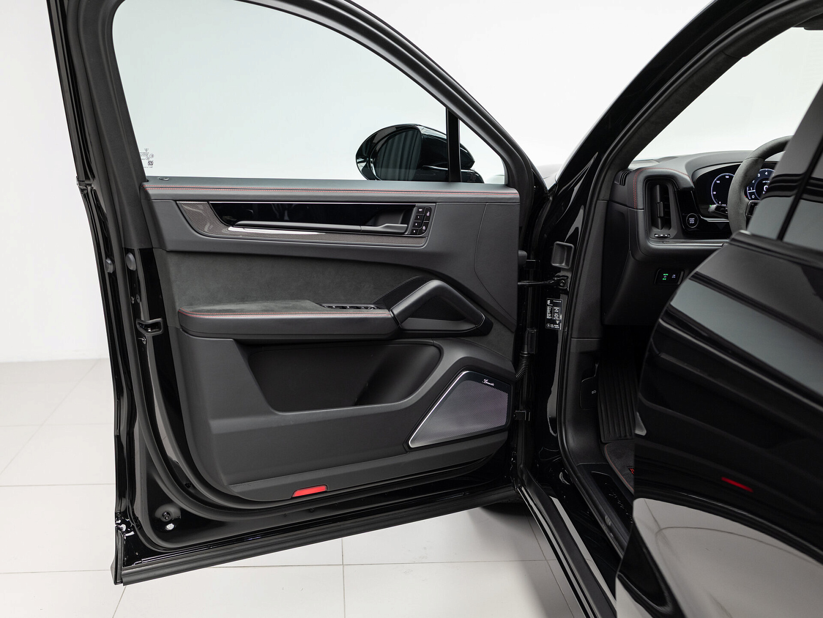Porsche Cayenne GTS Coupé III Рестайлинг, 2026 — экстерьер, фото 8