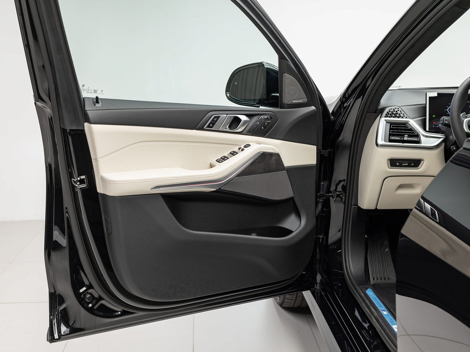 BMW X7 xDrive40d M Sport Pro I (G07) Рестайлинг, 2025 — экстерьер, фото 8