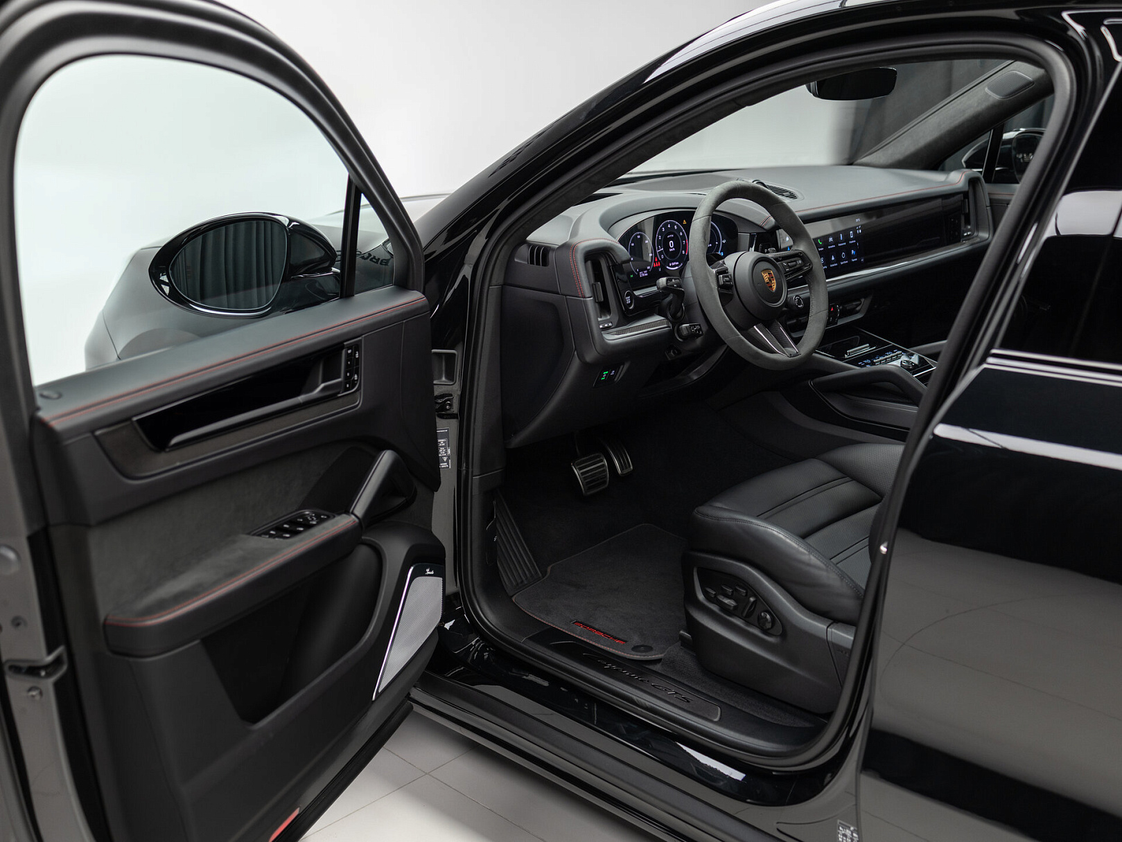 Porsche Cayenne GTS Coupé III Рестайлинг, 2026 — экстерьер, фото 7