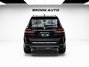 BMW X7 xDrive40d M Sport Pro I (G07) Рестайлинг, 2025 — экстерьер, фото 5